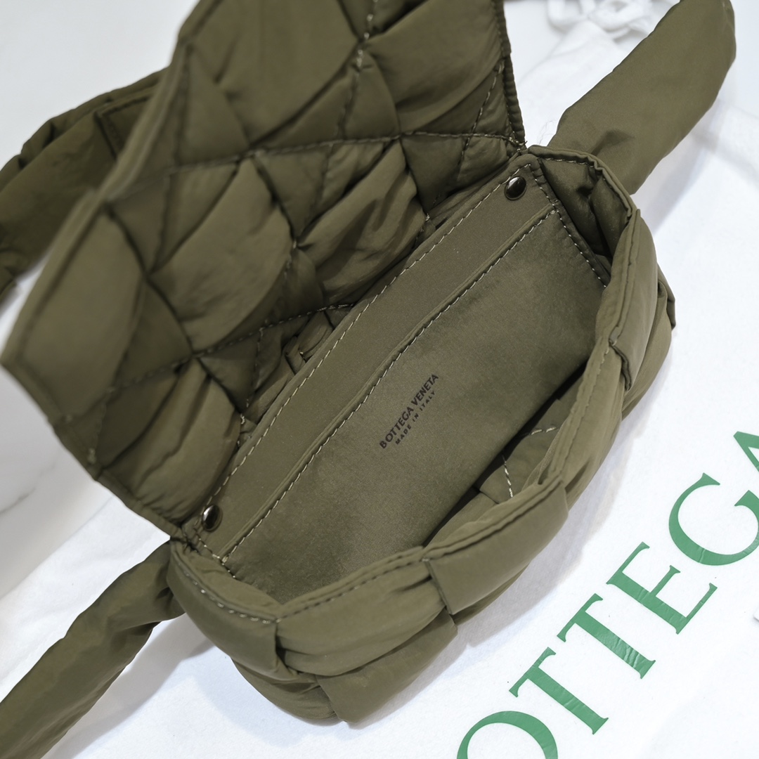 b0tte*a Ven*ta cassette bag-10x19x5cm