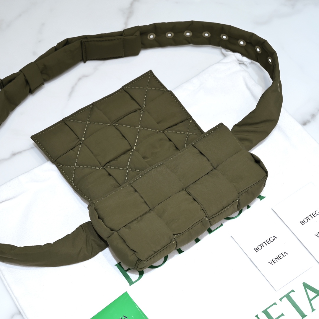 b0tte*a Ven*ta cassette bag-10x19x5cm