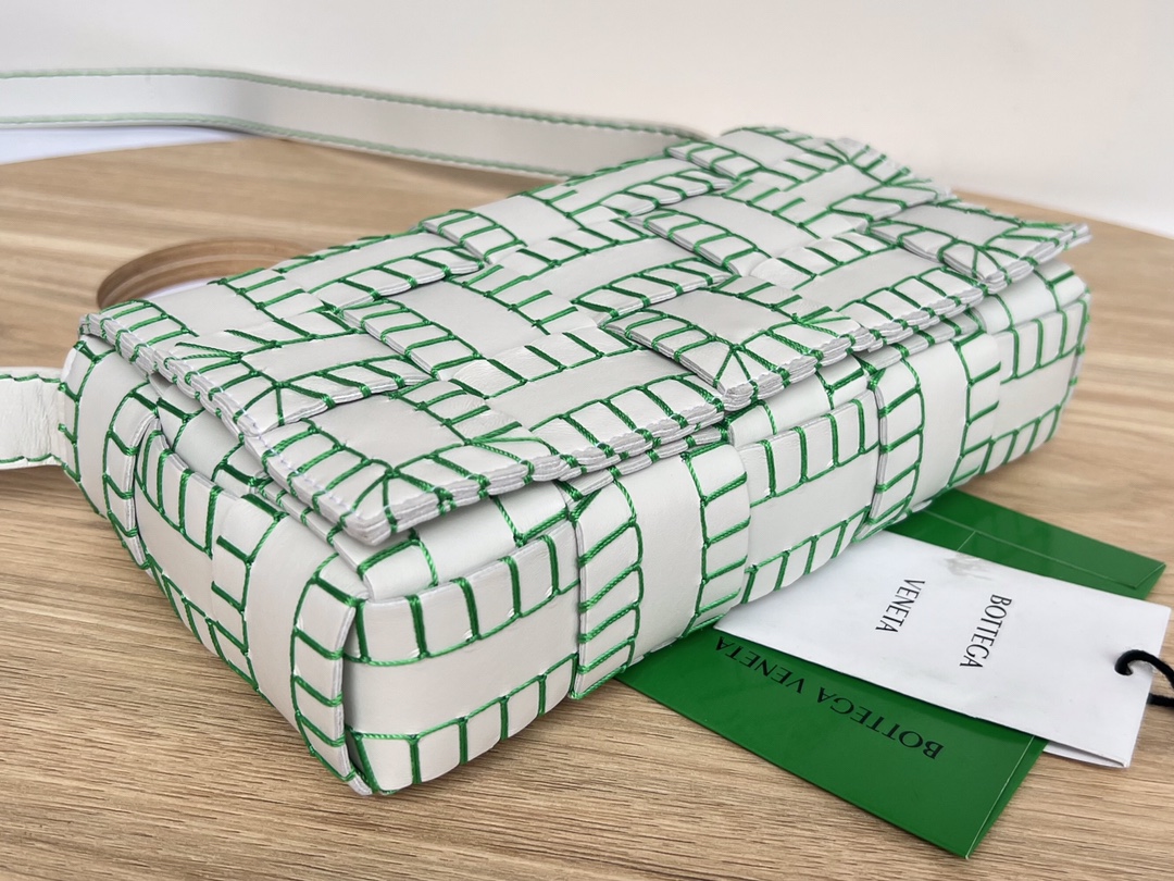 b0tte*a Ven*ta cassette bag-23x15x6cm