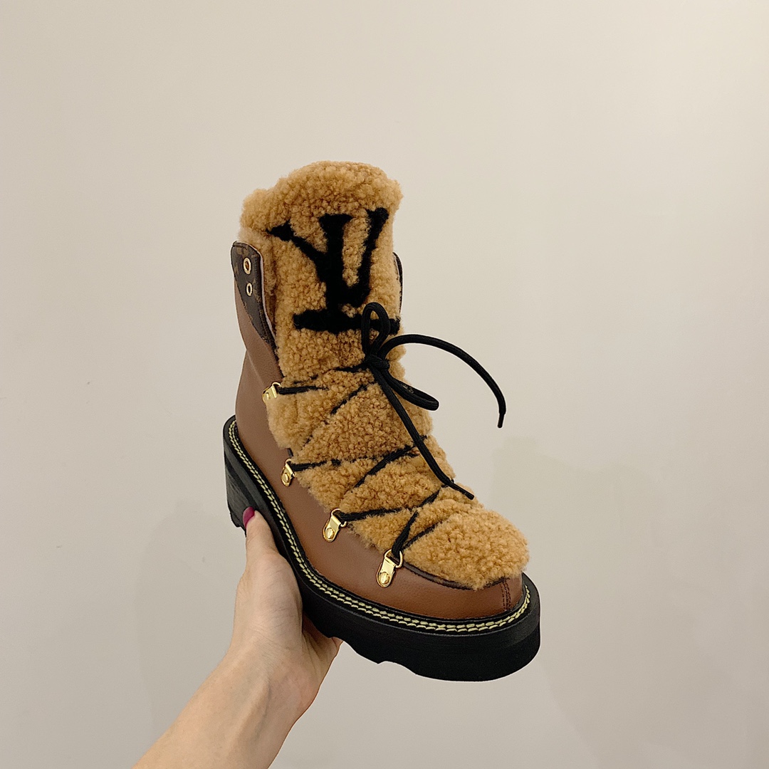 l0*is V*t0n boots