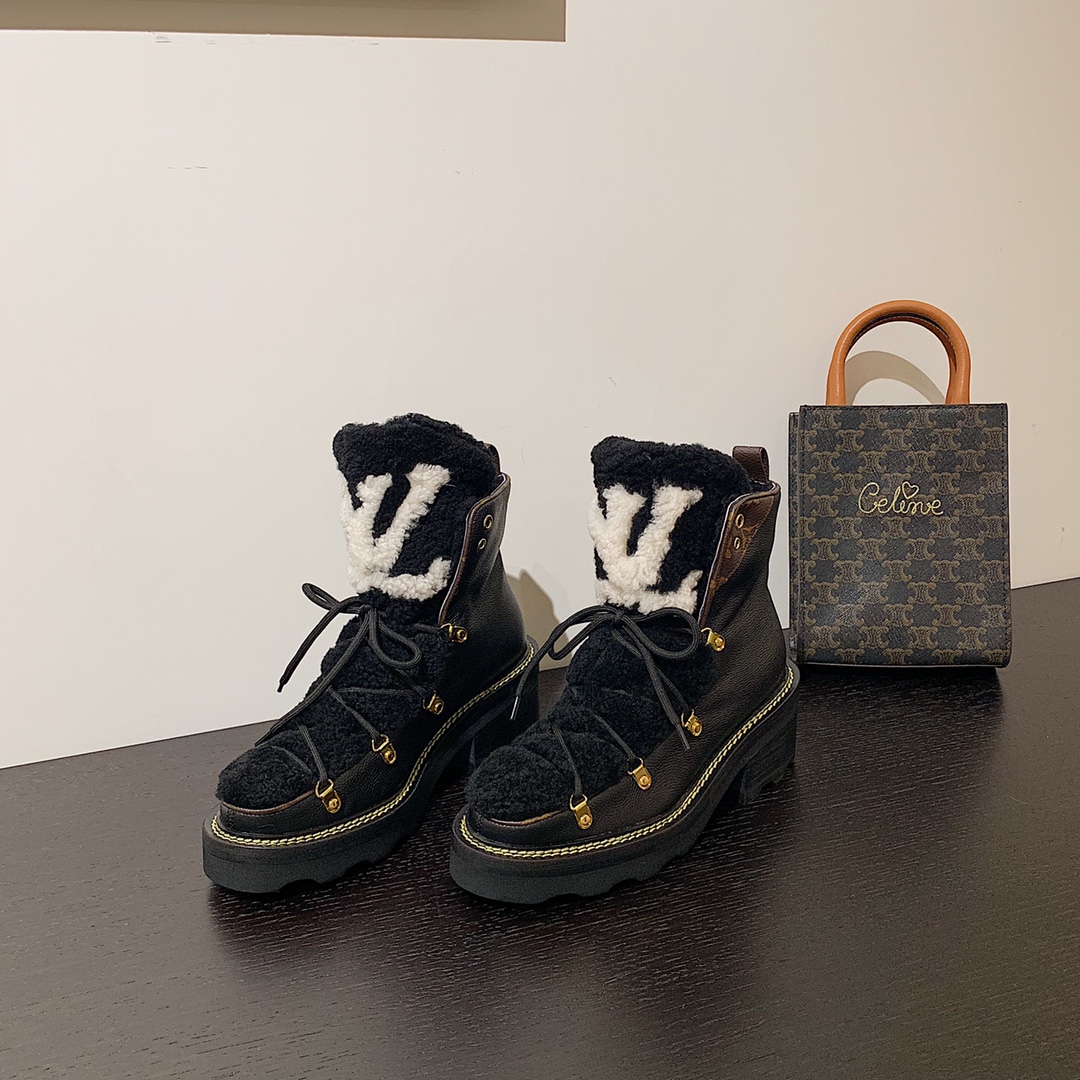 l0*is V*t0n boots