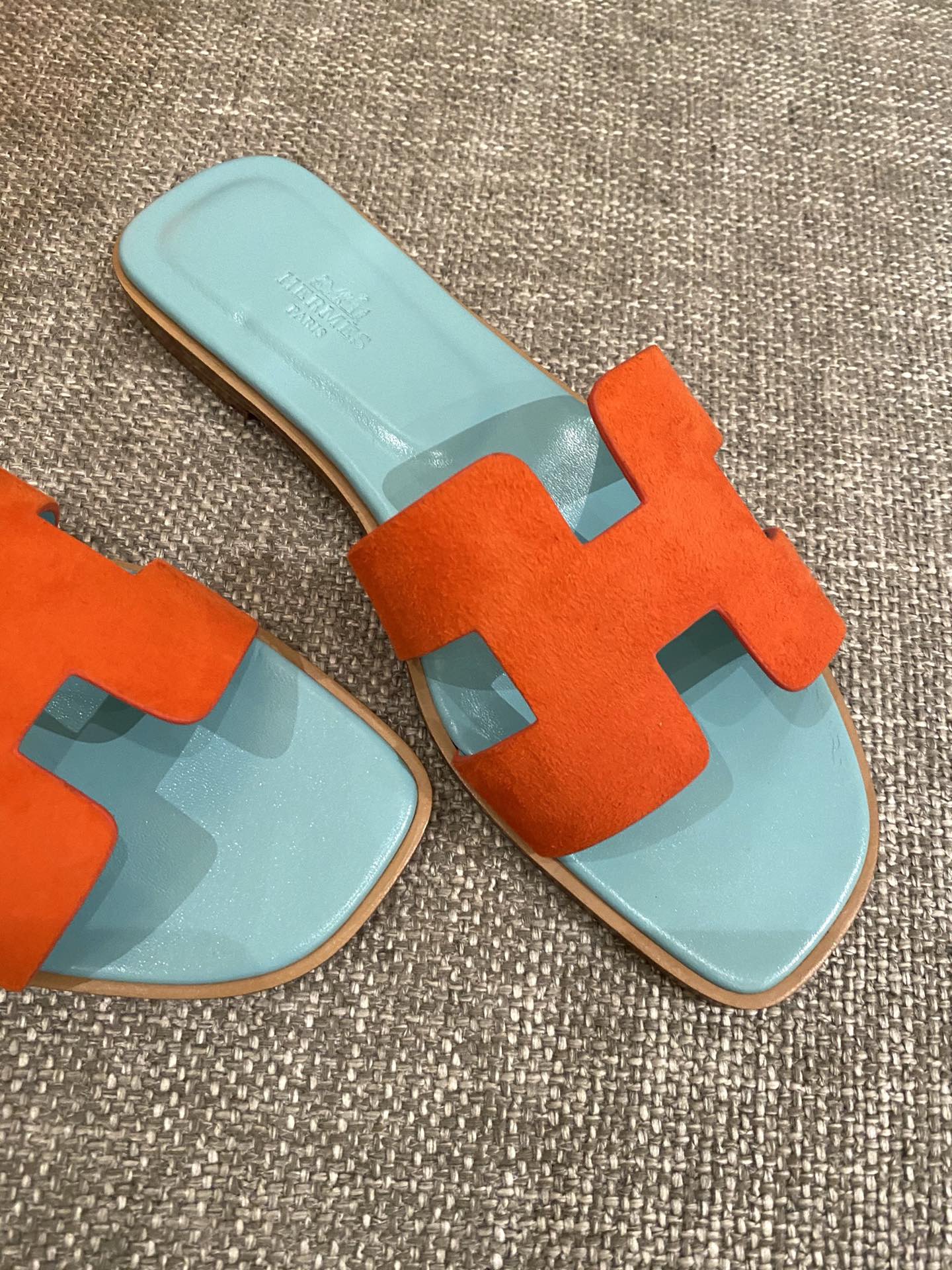 H**mes slippers