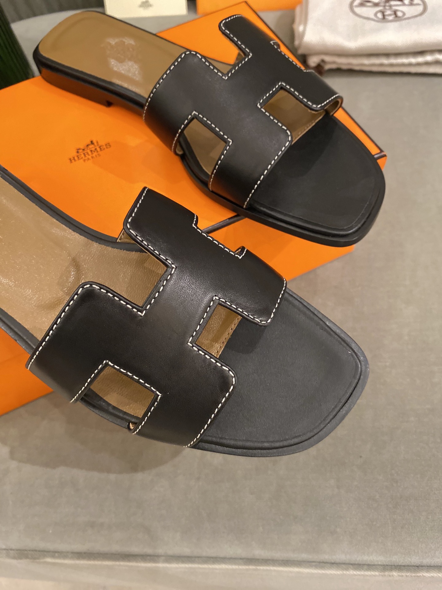 H**mes slippers in smooth leather