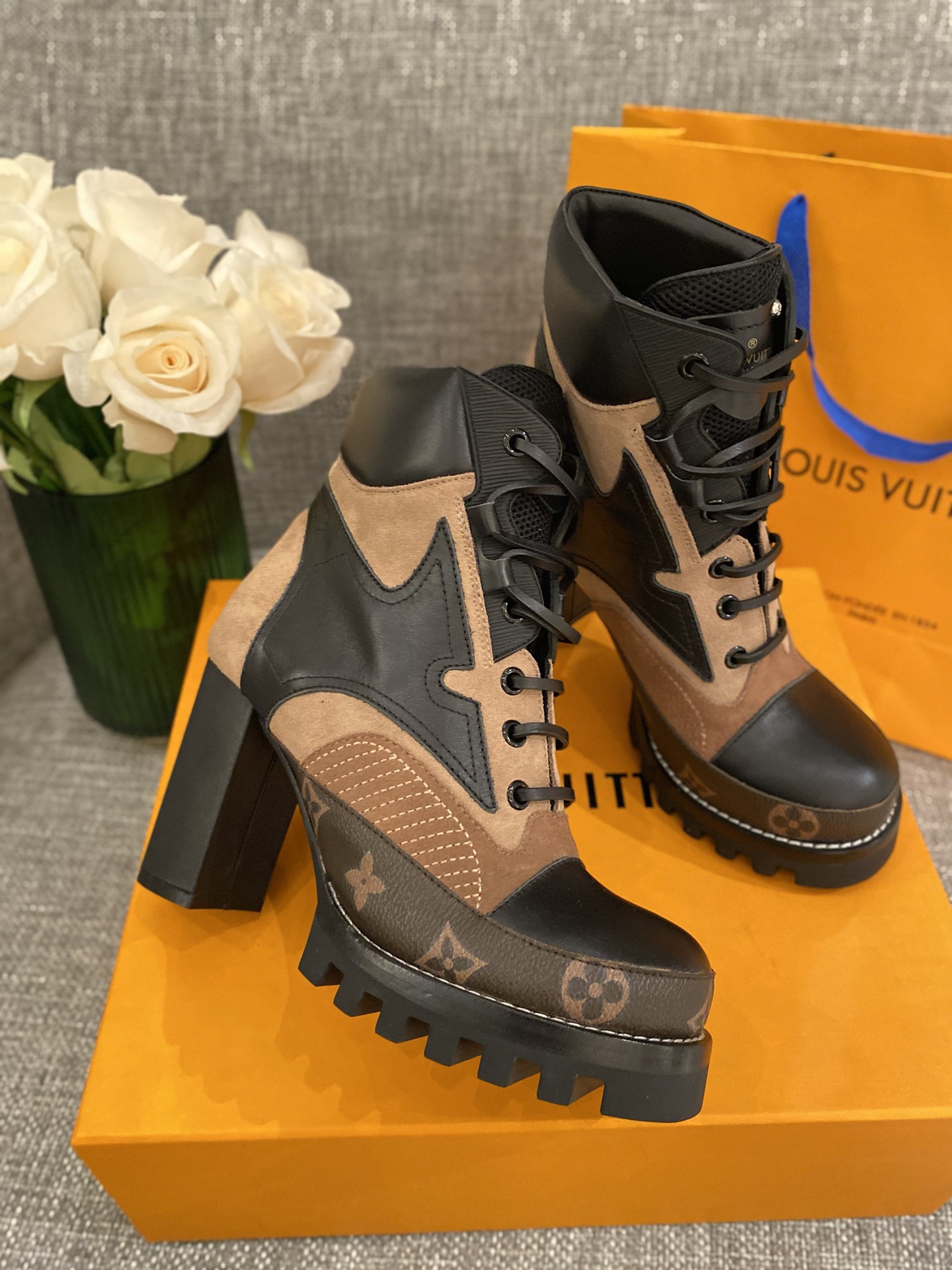 l0*is V*t0n boots