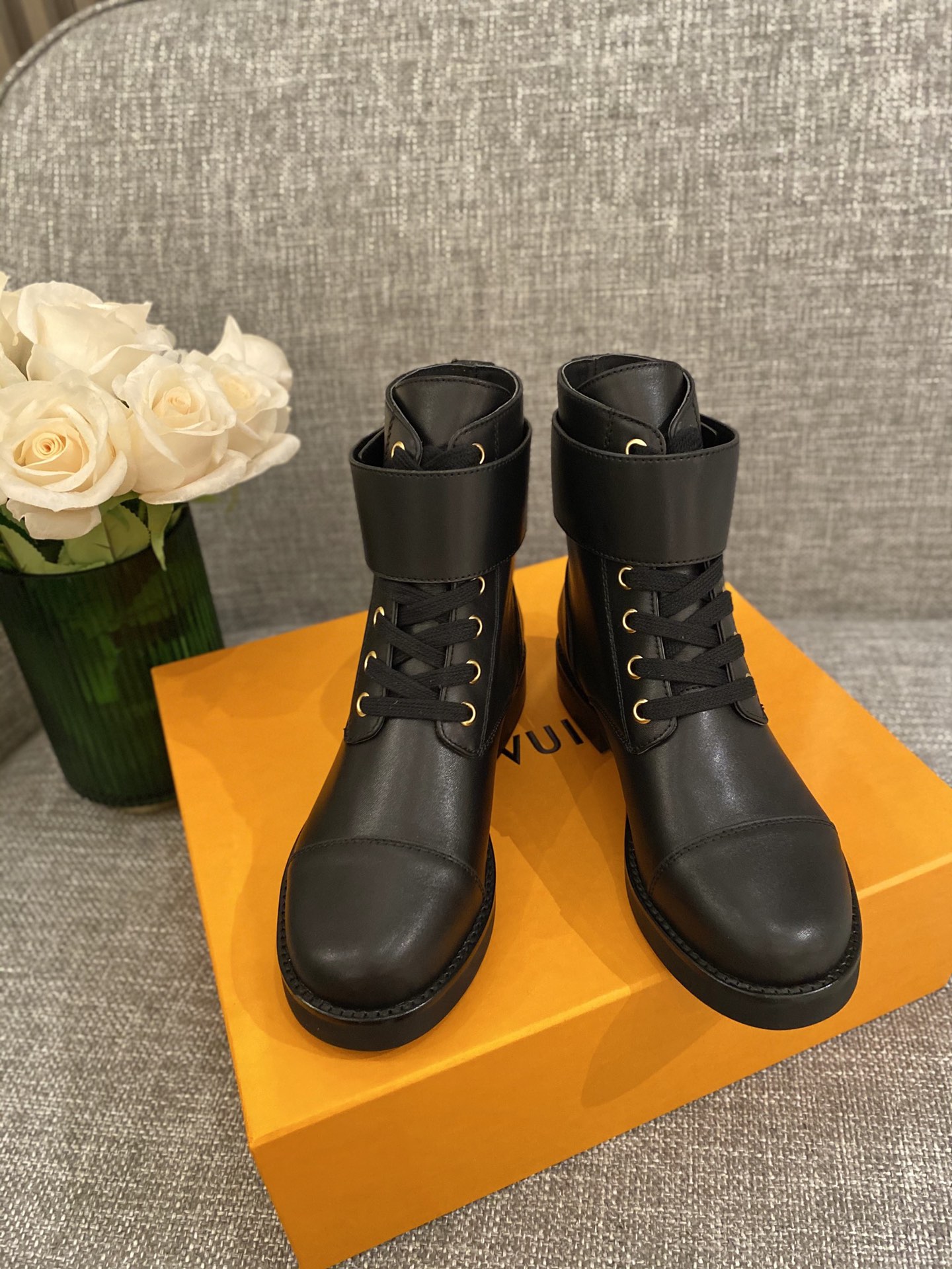 l0*is V*t0n boots