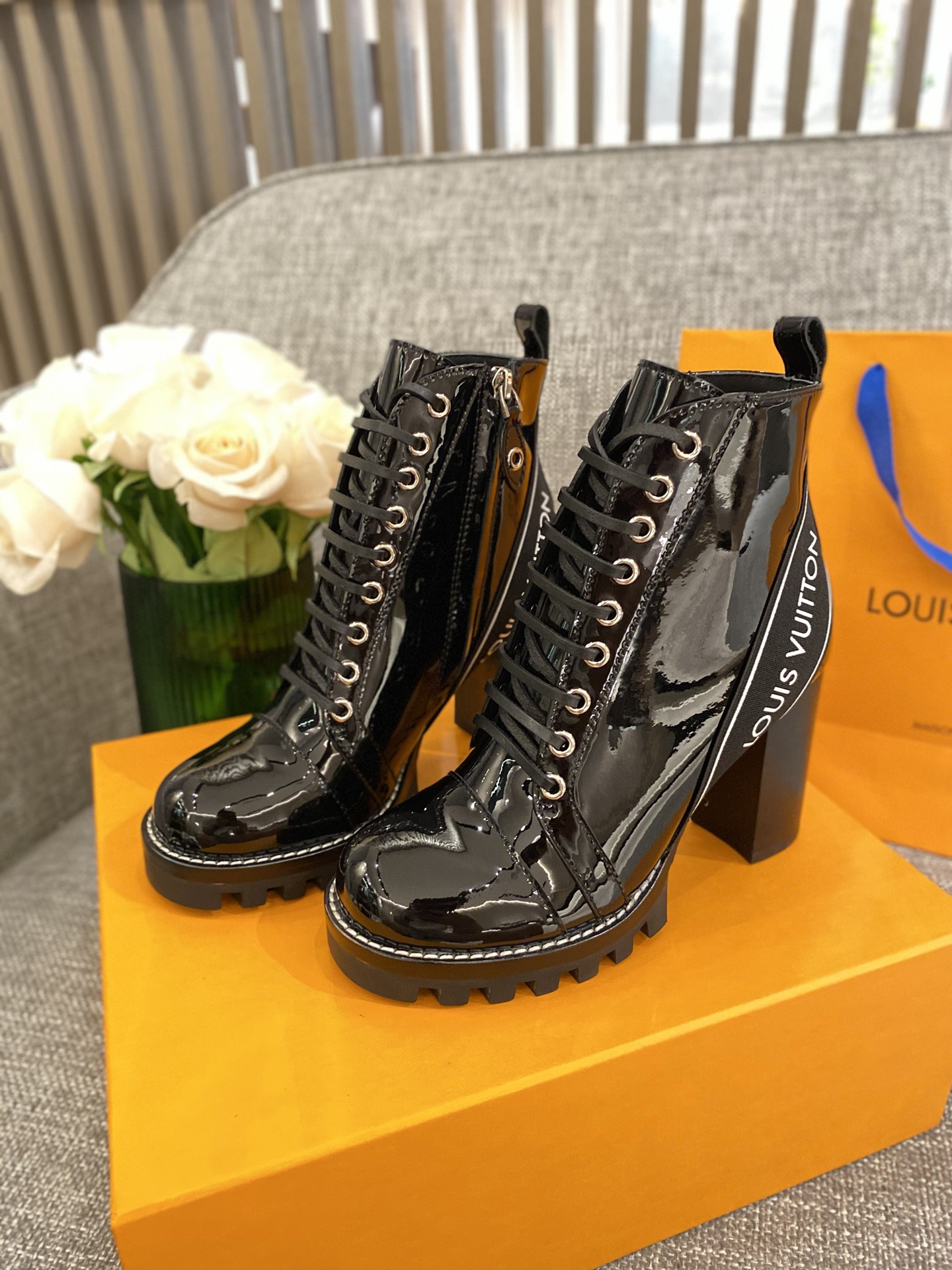 l0*is V*t0n boots