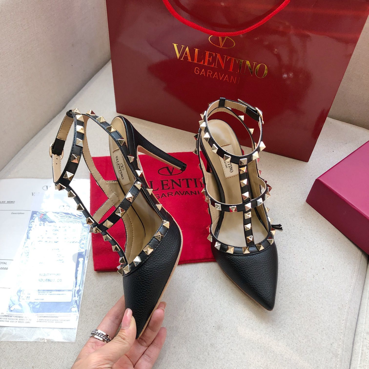 Va1e*ntin0 heels-patent leather-9.5cm