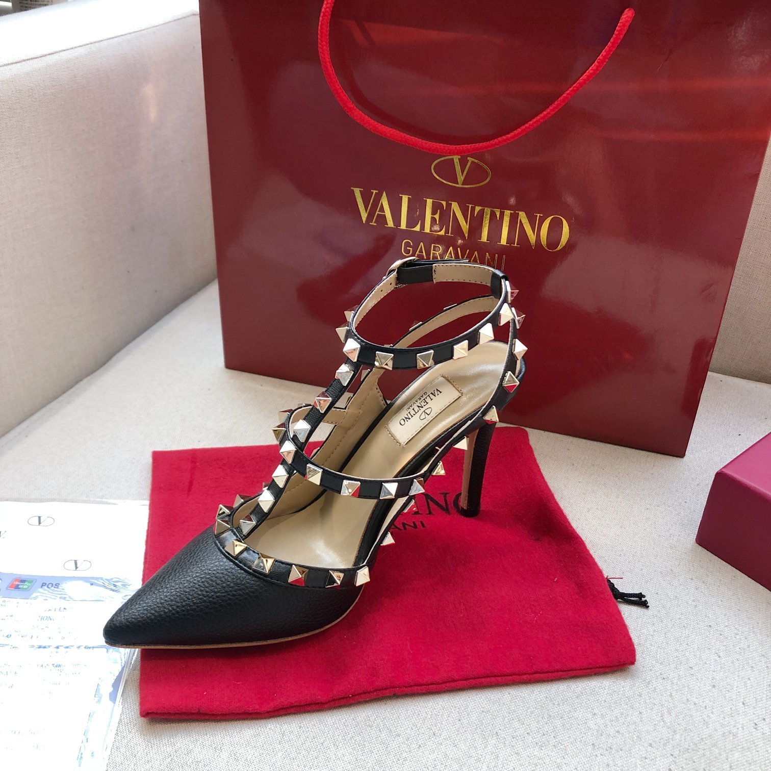 Va1e*ntin0 heels-patent leather-9.5cm