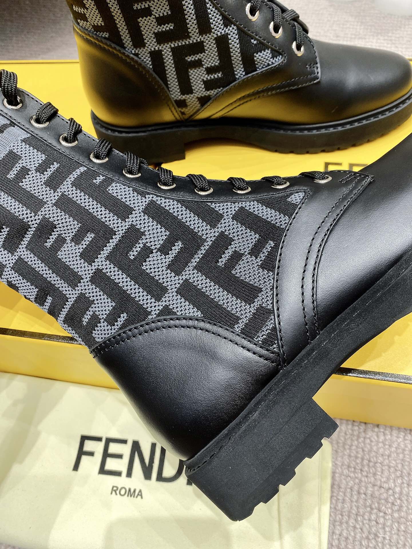 F**di boots