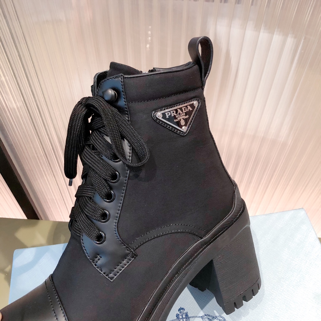 Pra*a boots 2011ss