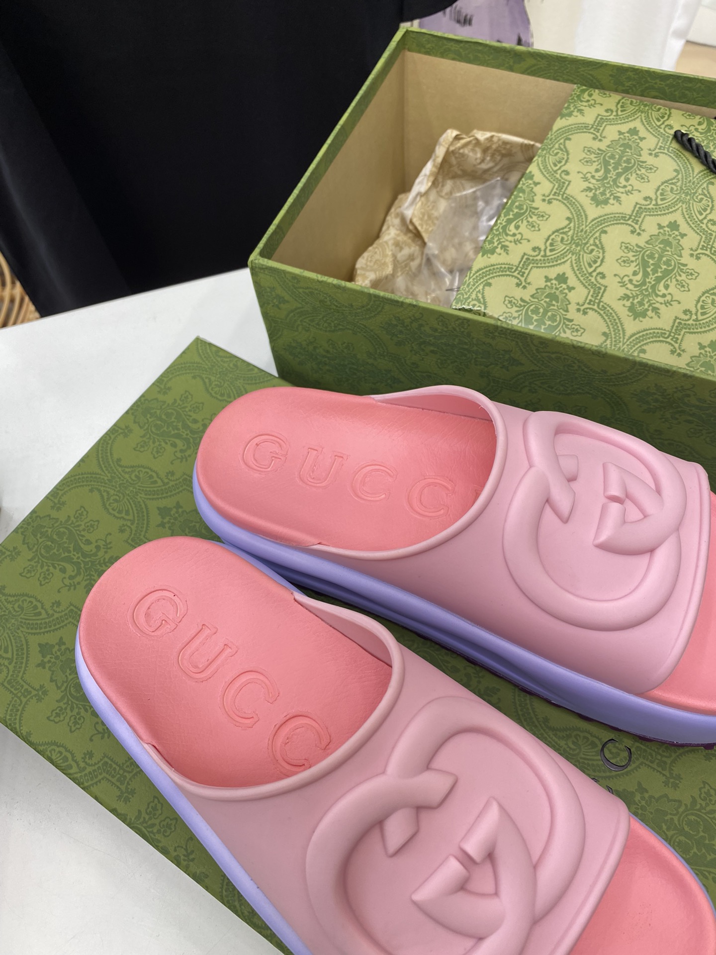 G*u*i slides-5cm