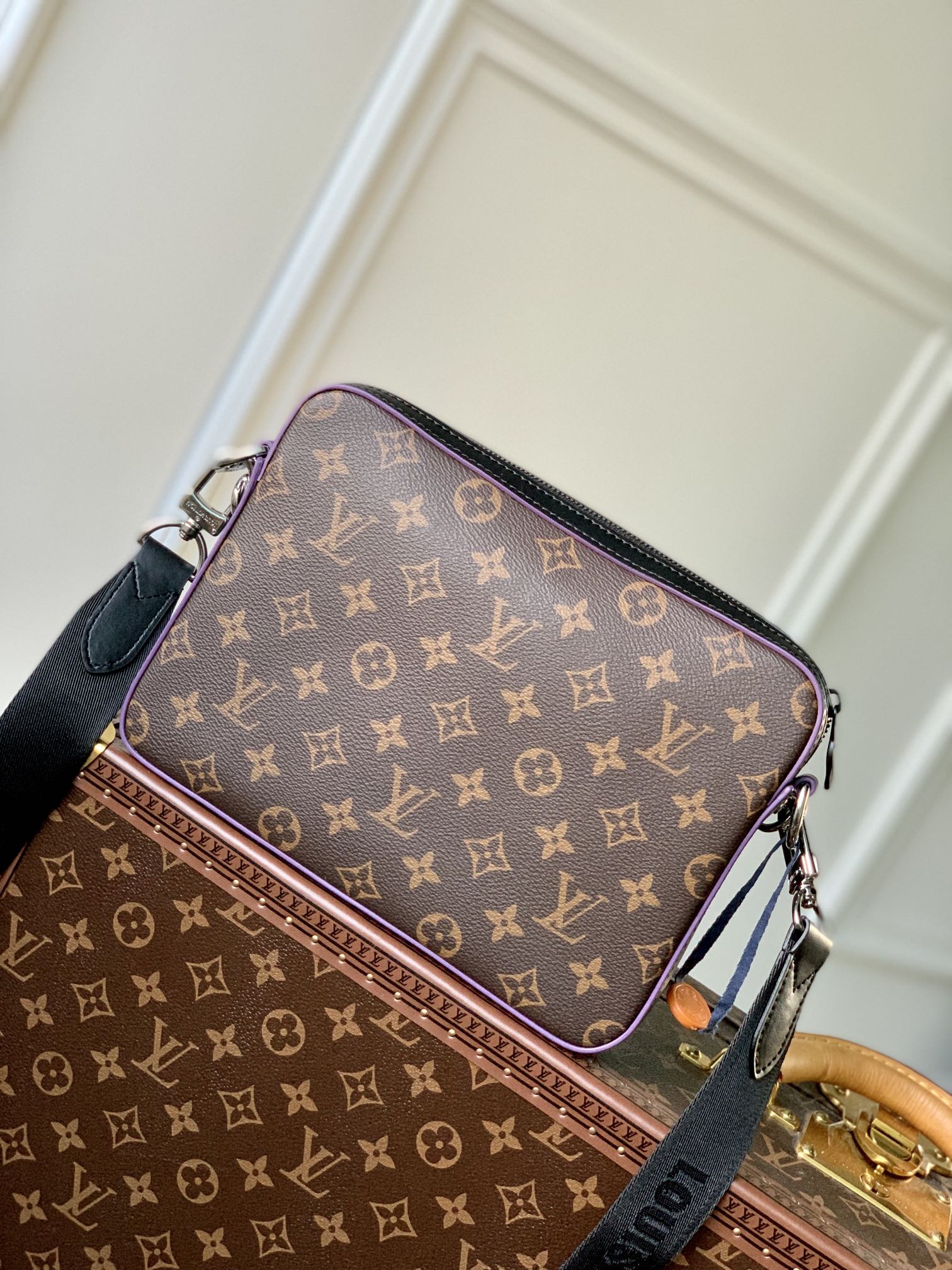 l0*is V*t0ntrio handbag-25*18.5*7cm