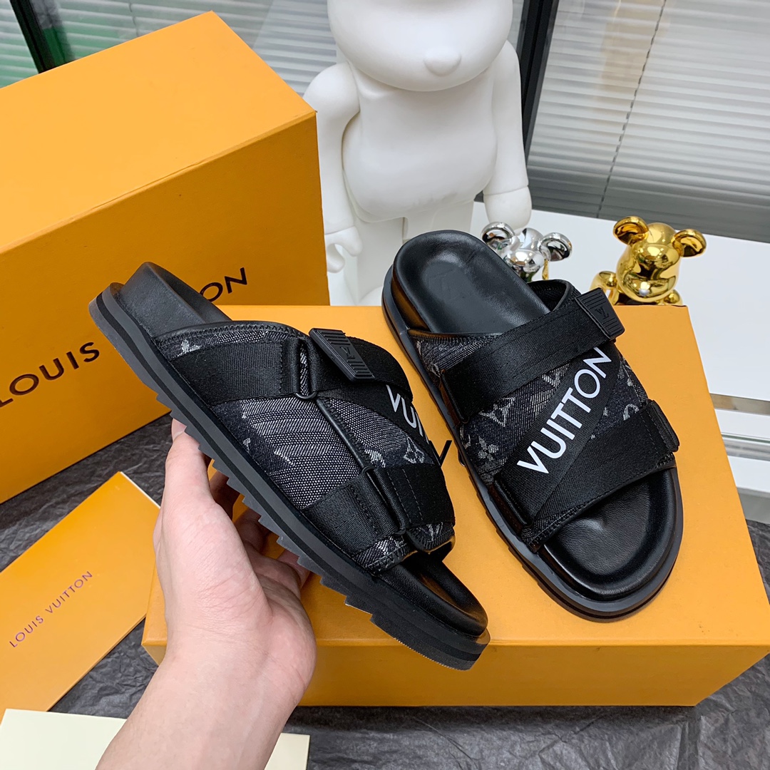 l0*is V*t0n sandals