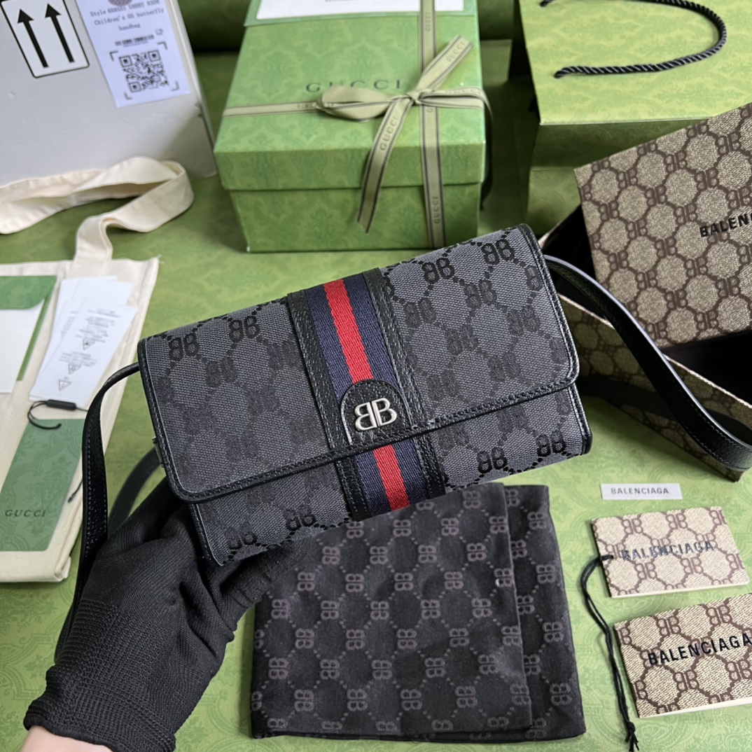 G*u*i&ba*len*cia*ga crossbody bag-19.5x12x3cm