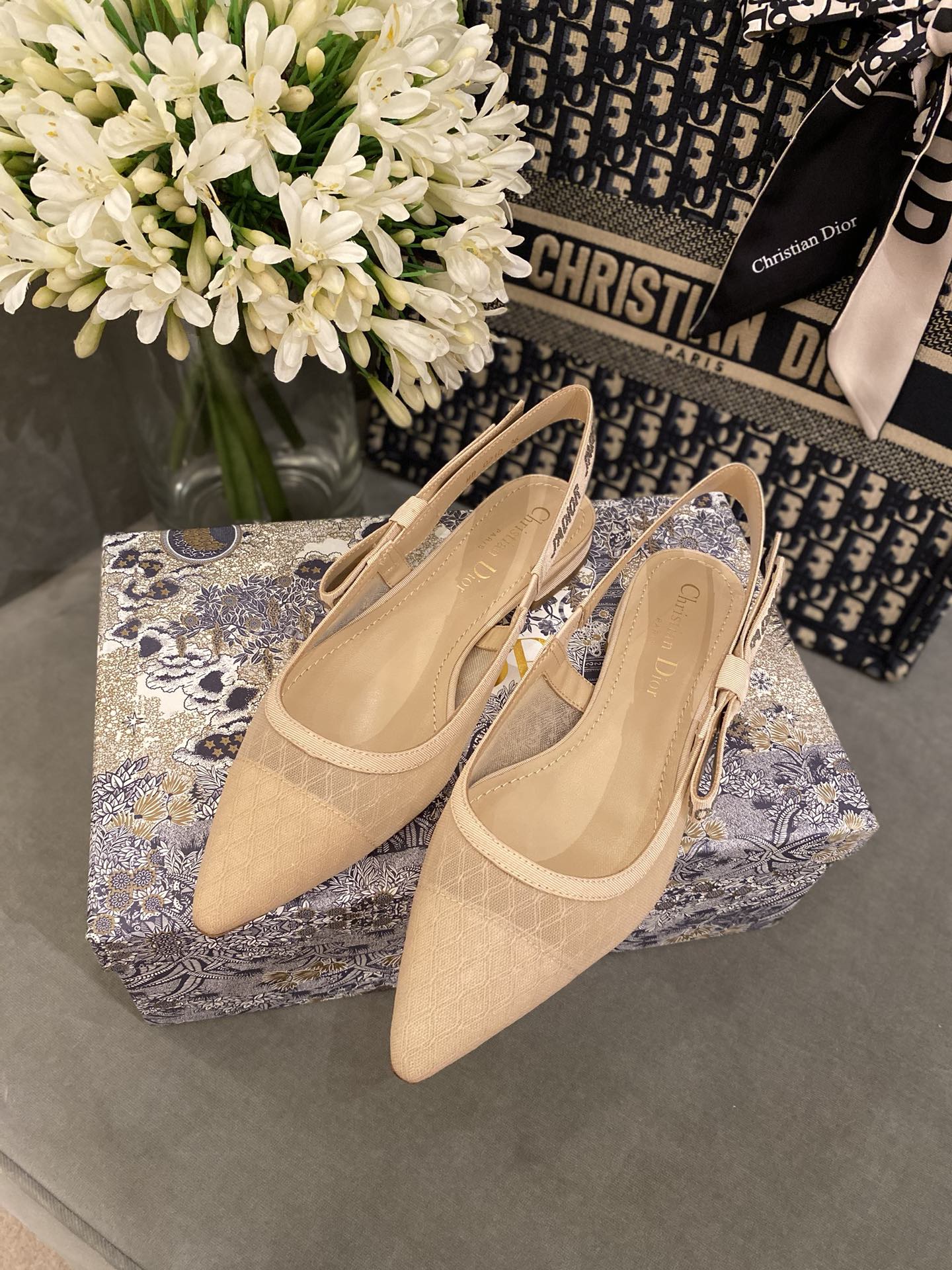 D*or flap shoes