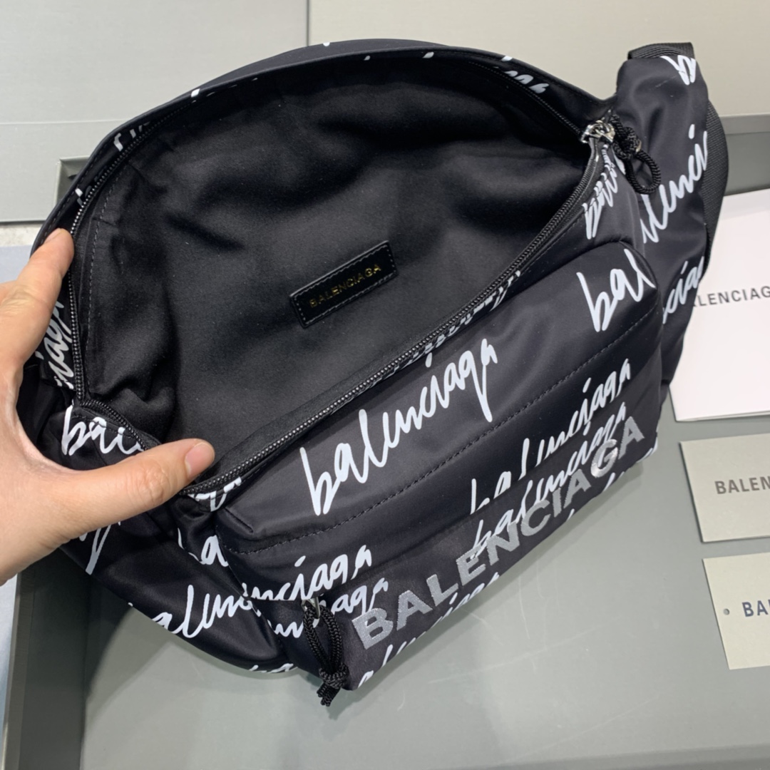 Ba*len*cia*ga wheel logo waist bag-23*5*20cm