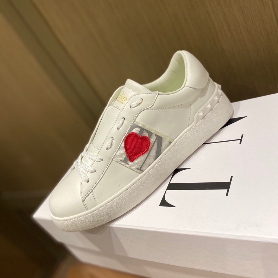 Va1e*ntin0 garavani sneakers