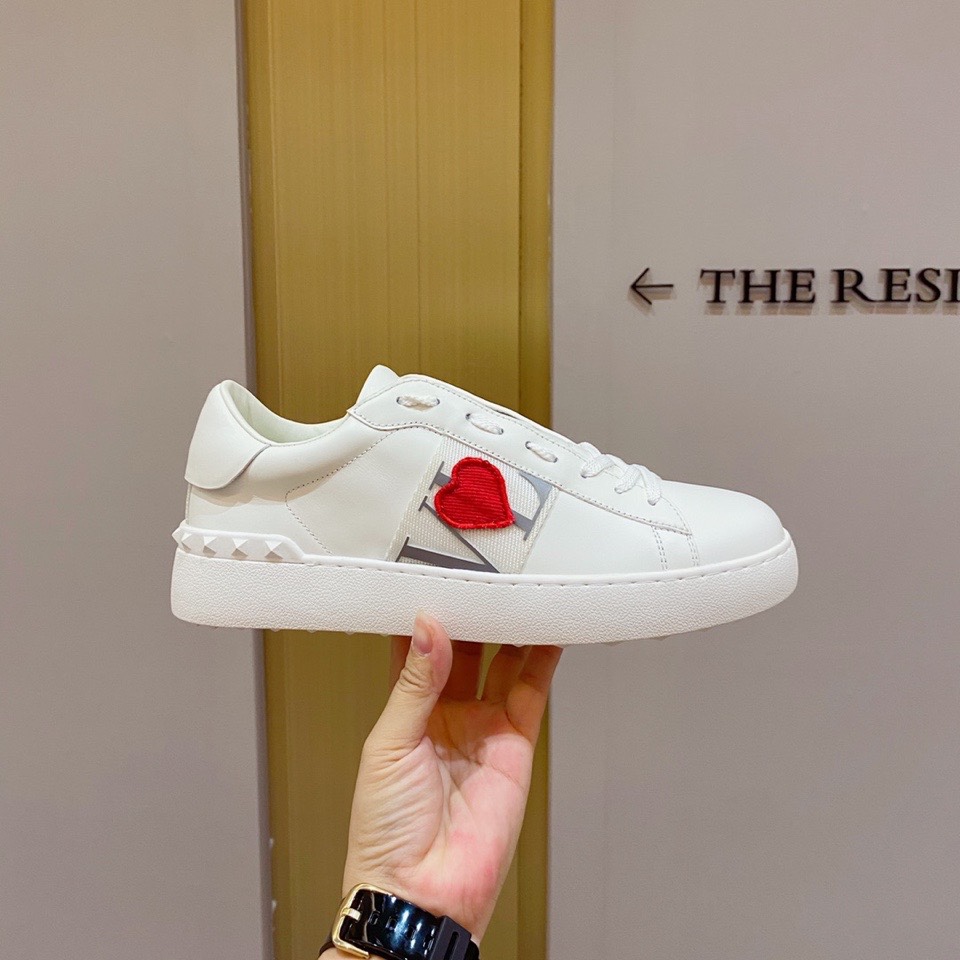 Va1e*ntin0 garavani sneakers