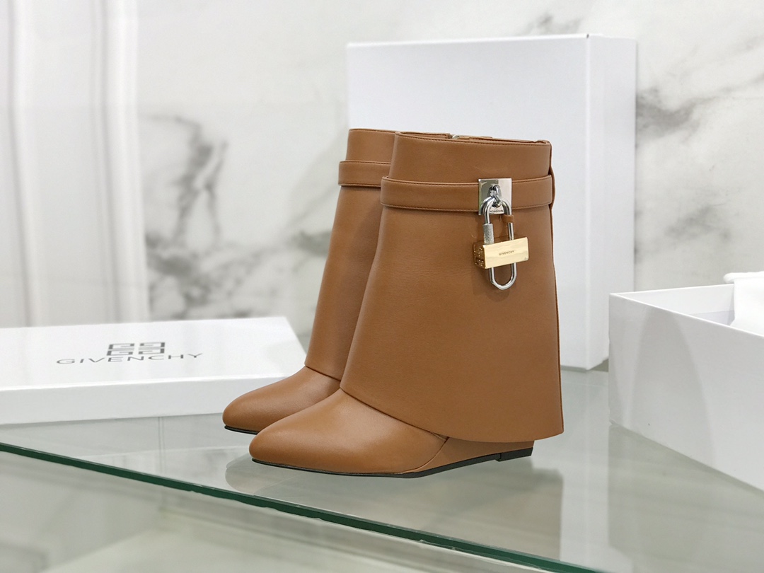 G1uenchy boots(eu35-42)