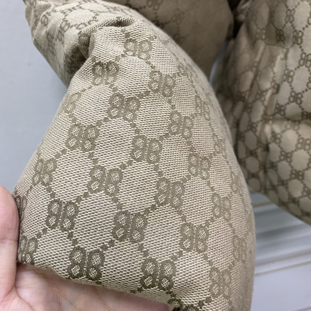 Balen*iaga Cotton