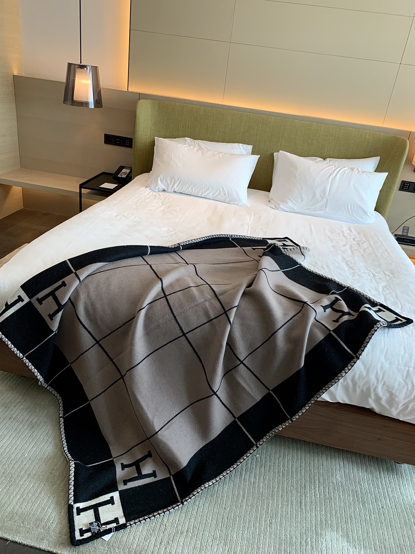 H**mes blankets-170*135cm