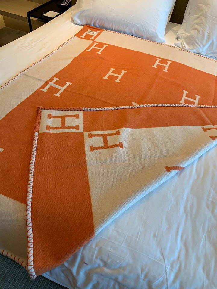 H**mes blankets-170*135cm