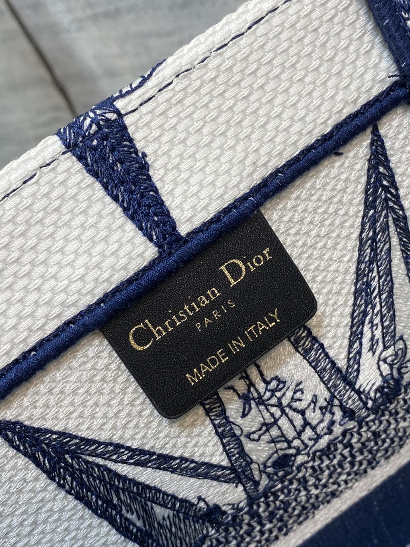 D*or small book tote-36*18*28cm