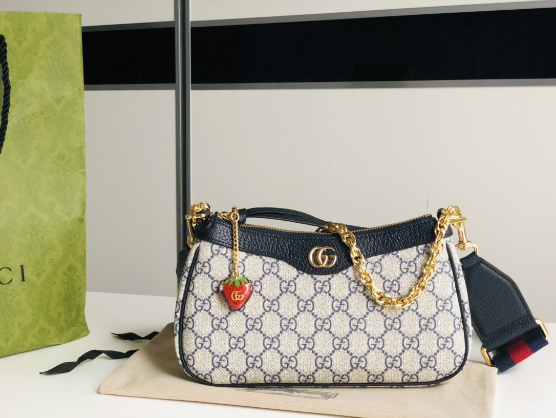 G*u*i chain bag-25*15*6cm