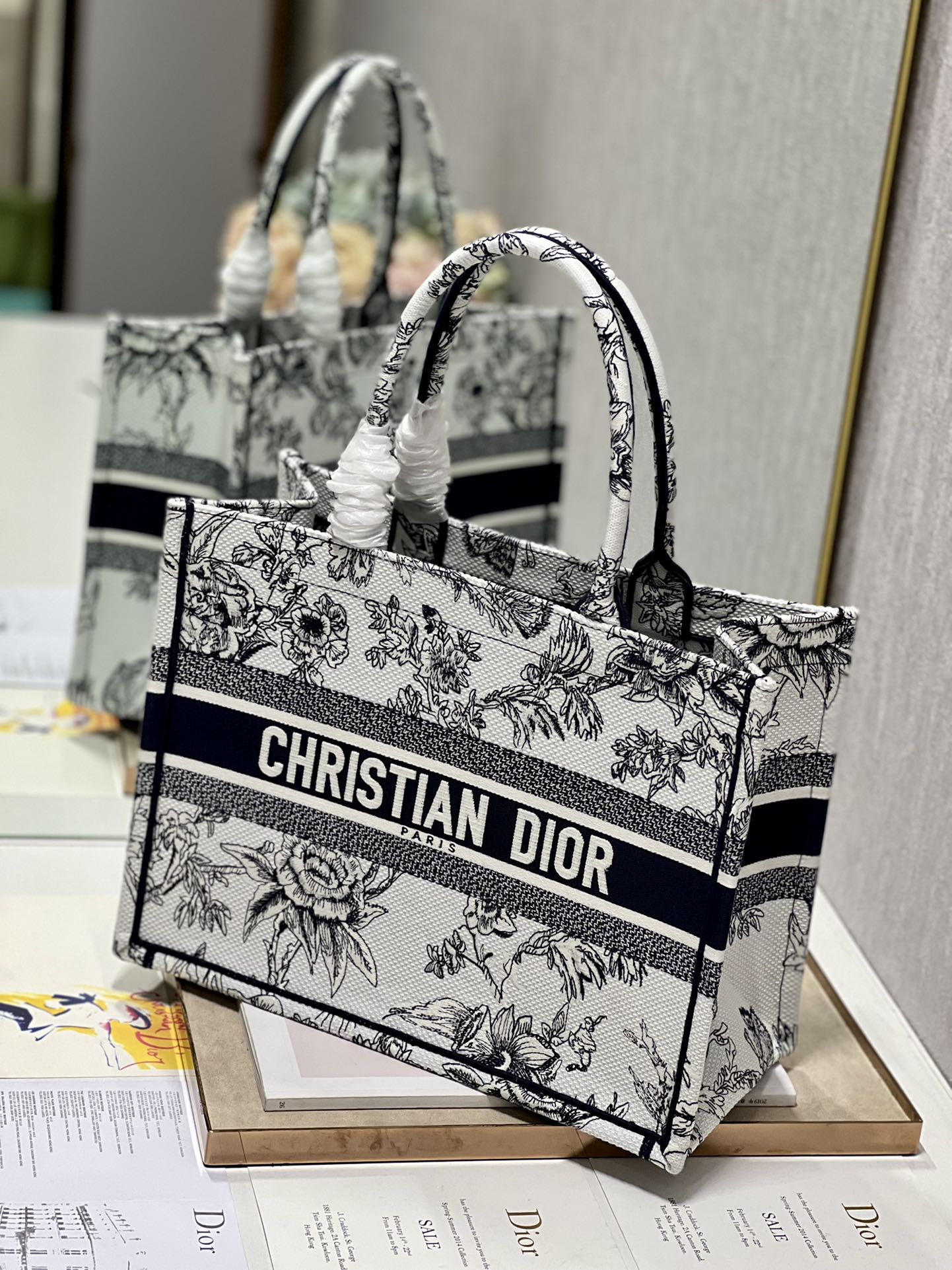 D*or small book tote-36*18*28cm
