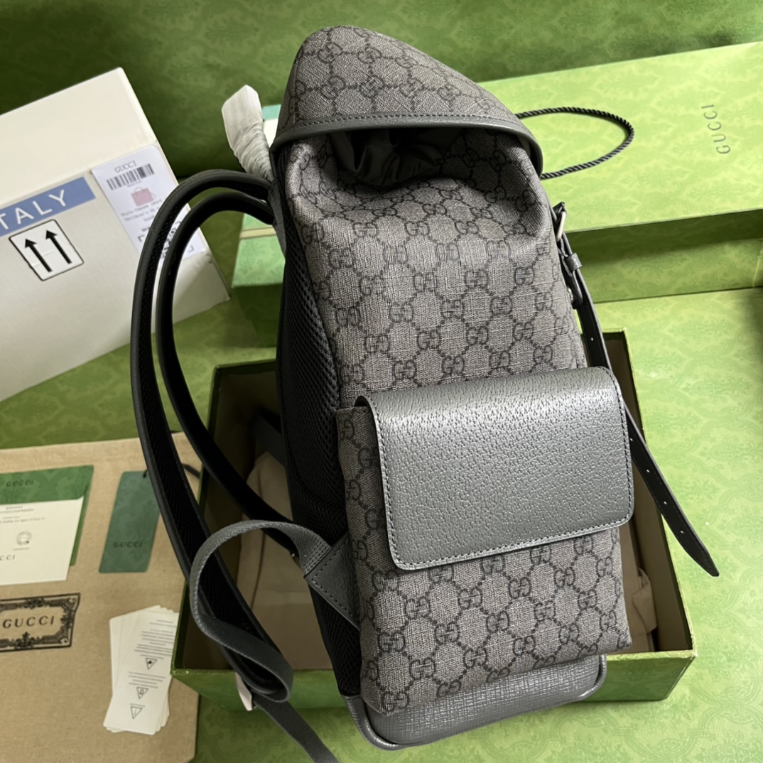 G*u*i backpack-24*40*16cm