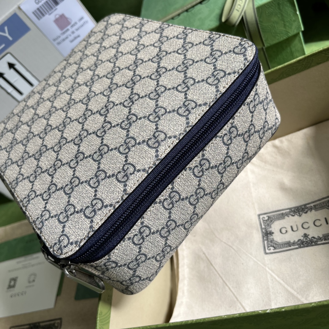 G*u*i pouch-22*8*19.5cm