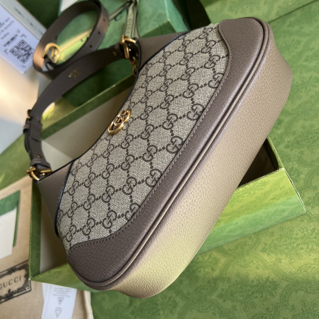 G*u*i chain bag-23*19*7cm