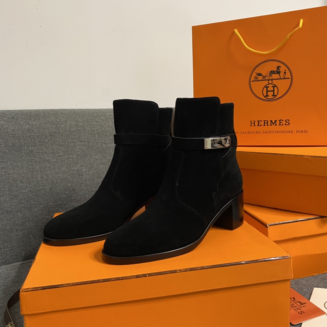 H**mes boots