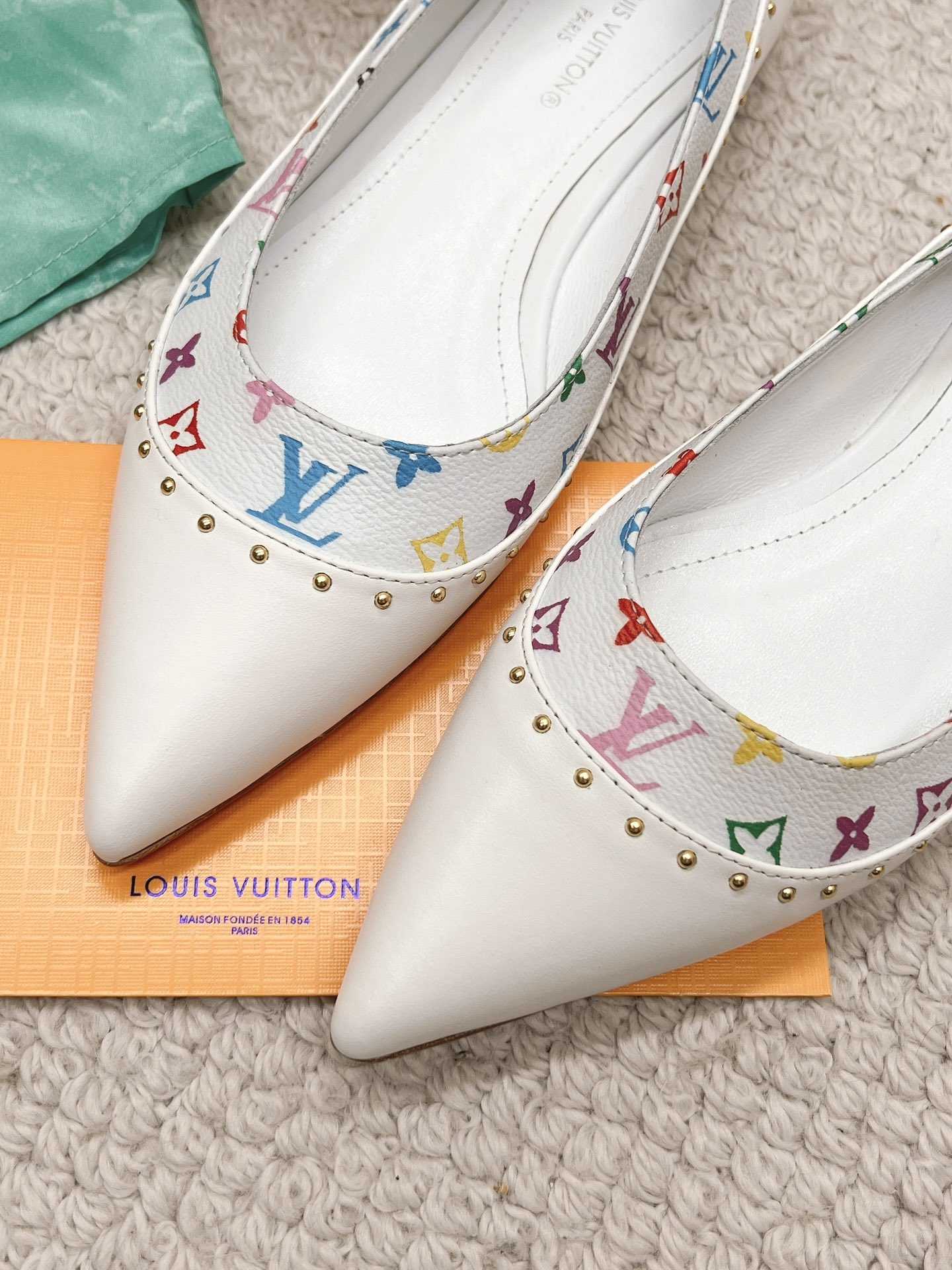 l0*is V*t0n heel