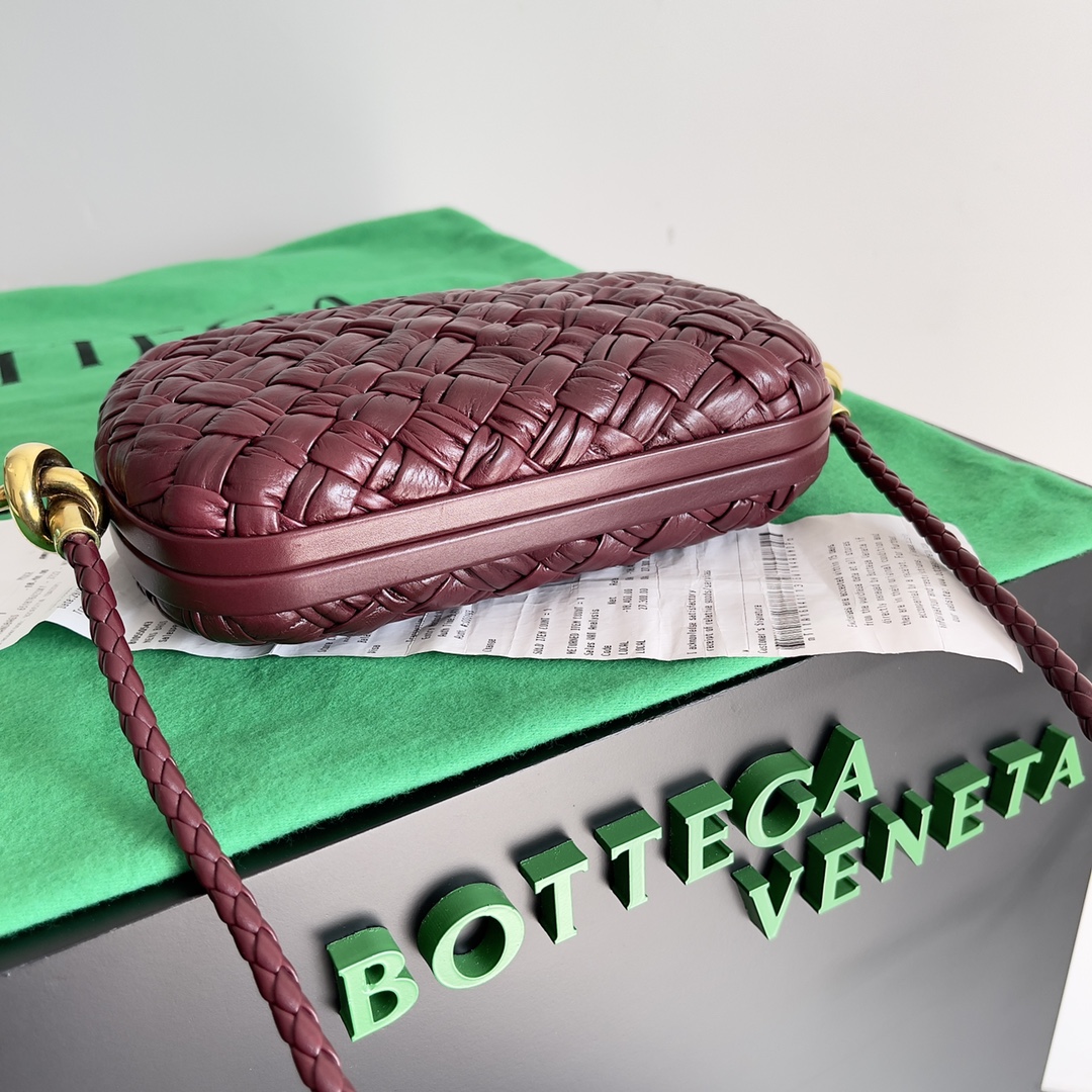 b0tte*a Ven*ta knot pouch-20.5*6*12.5cm