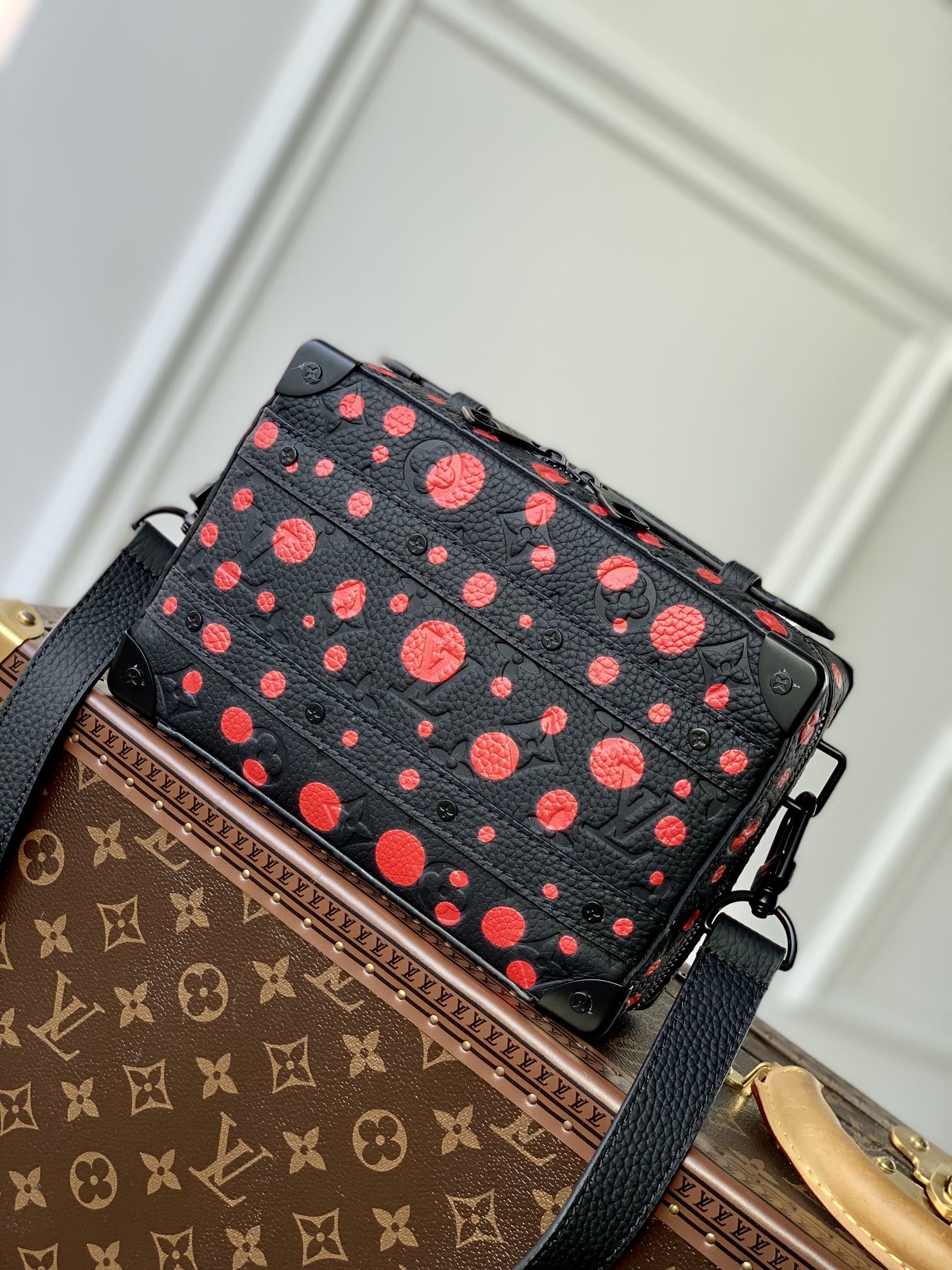 LV -Handle Soft Trunk-M21677-21.5 x 15 x 7CM