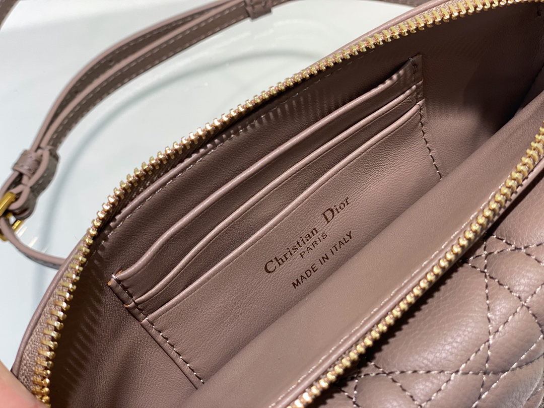 D*or 2023 caro bag-17.5 x 10.5 x 5 cm