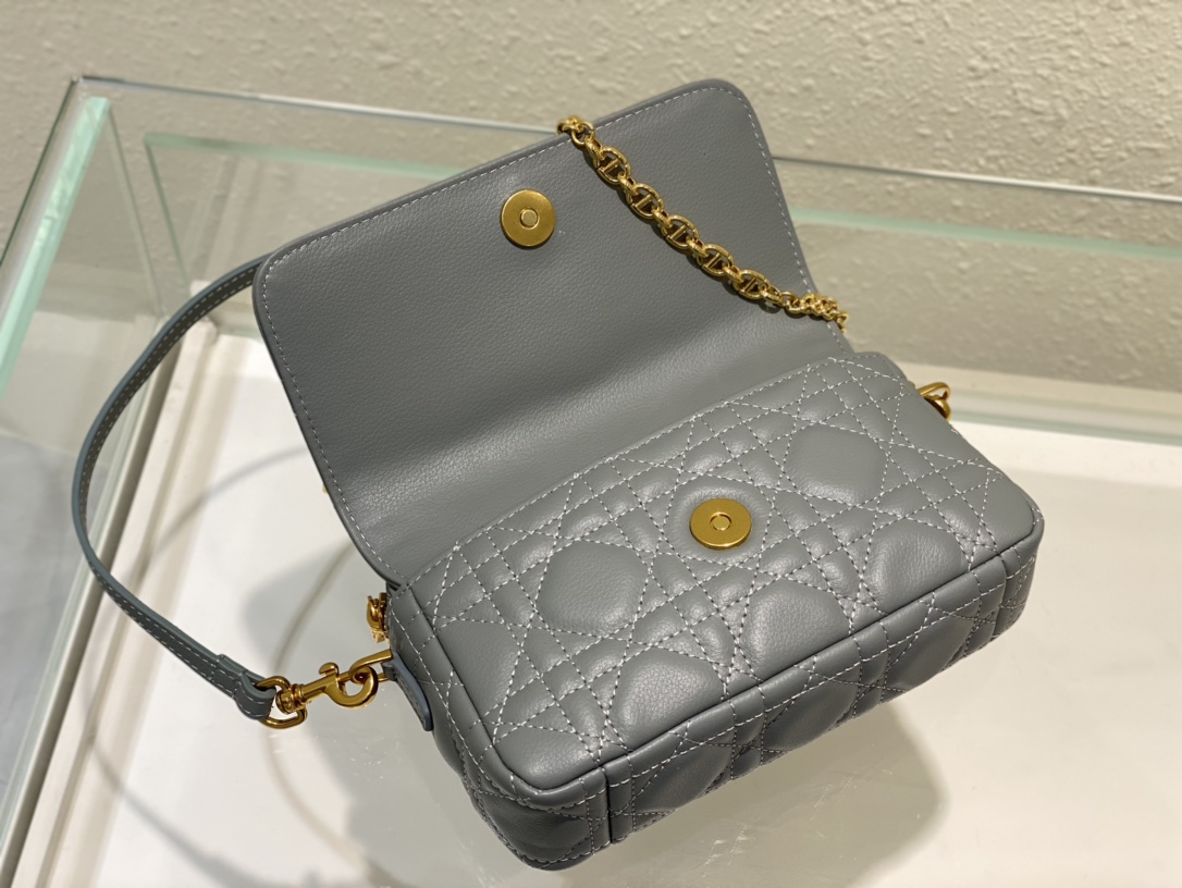 D*or 2023 caro bag-17.5 x 10.5 x 5 cm