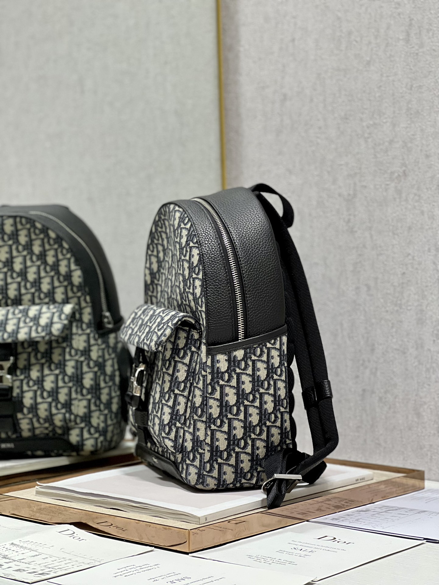 D*or oblique explorer backpack-23.5×11×32cm