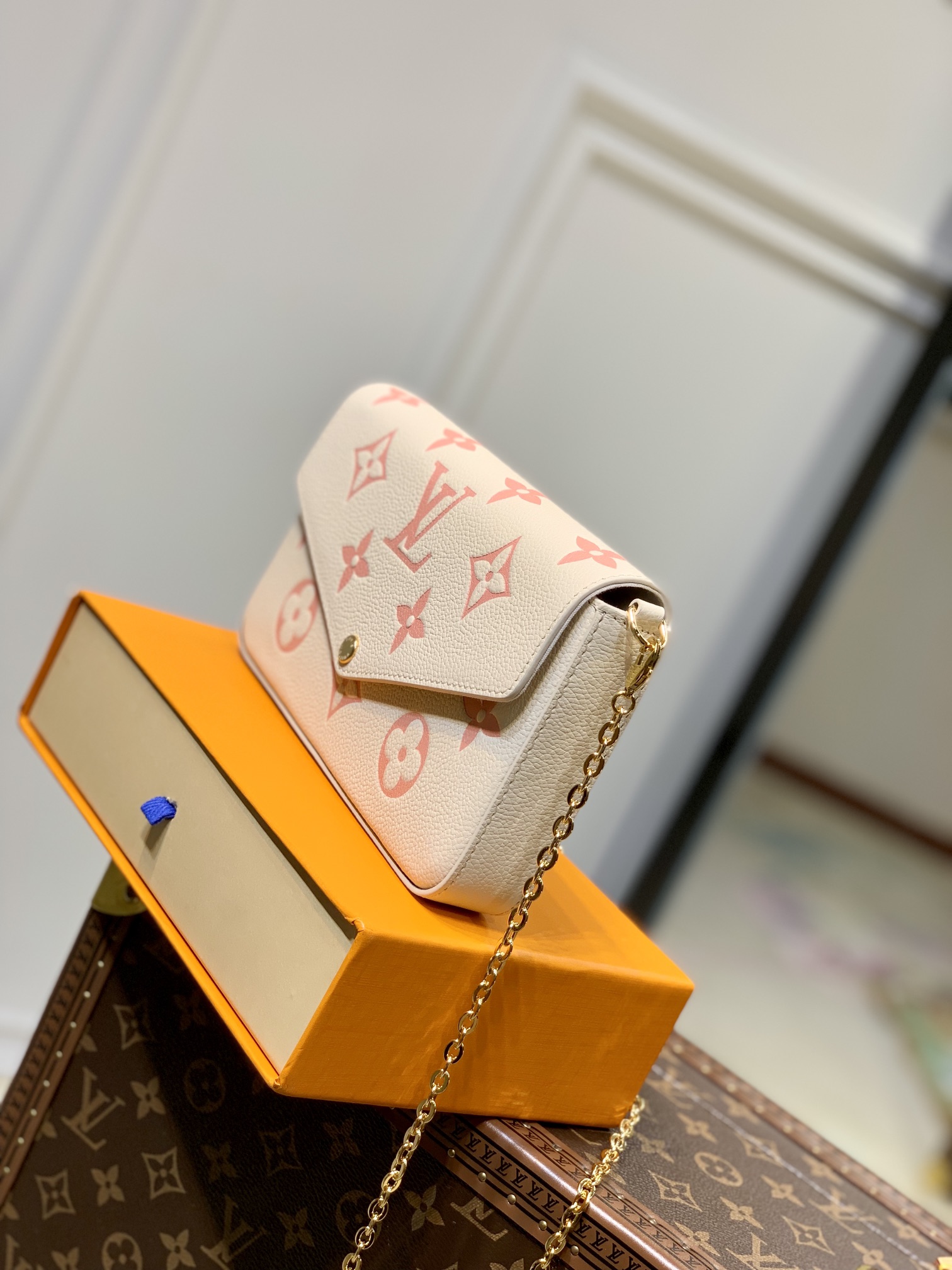 l0*is V*t0n pochette félicie-m82047-21*11* 2cm