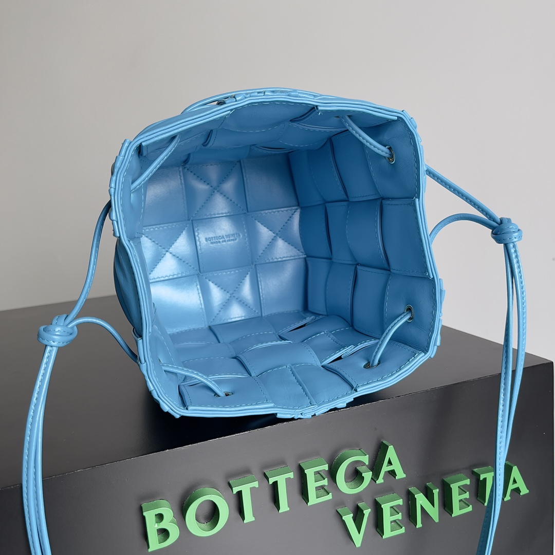 b0tte*a Ven*ta mini bucket-18*14*14cm