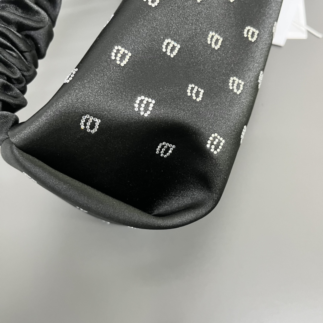 b0tte*a Ven*ta cassette bag-21cm