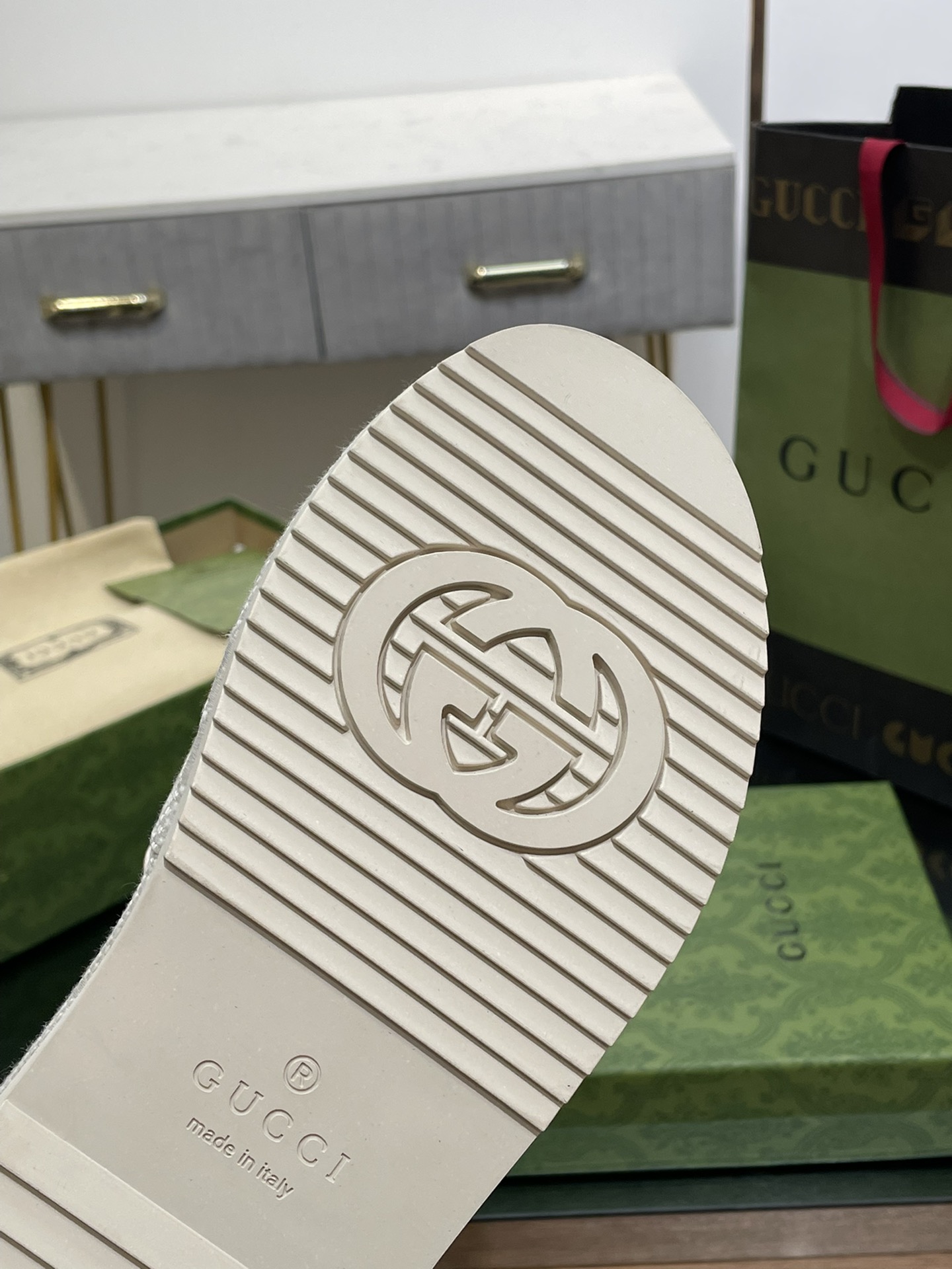 G*u*i slides(size35-43)