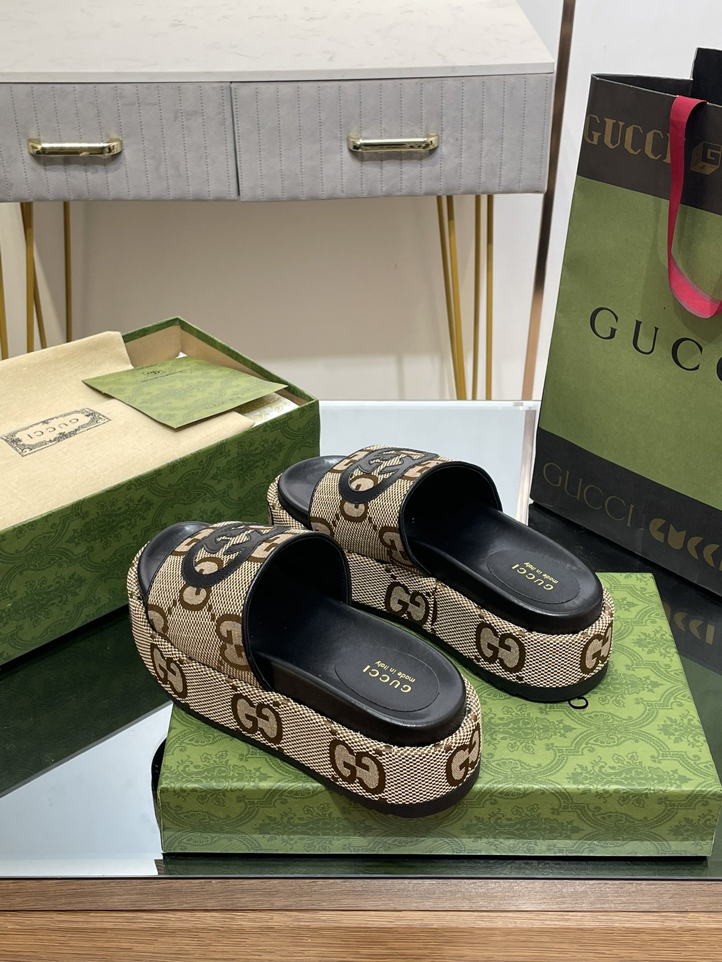 G*u*i slides(size35-43)