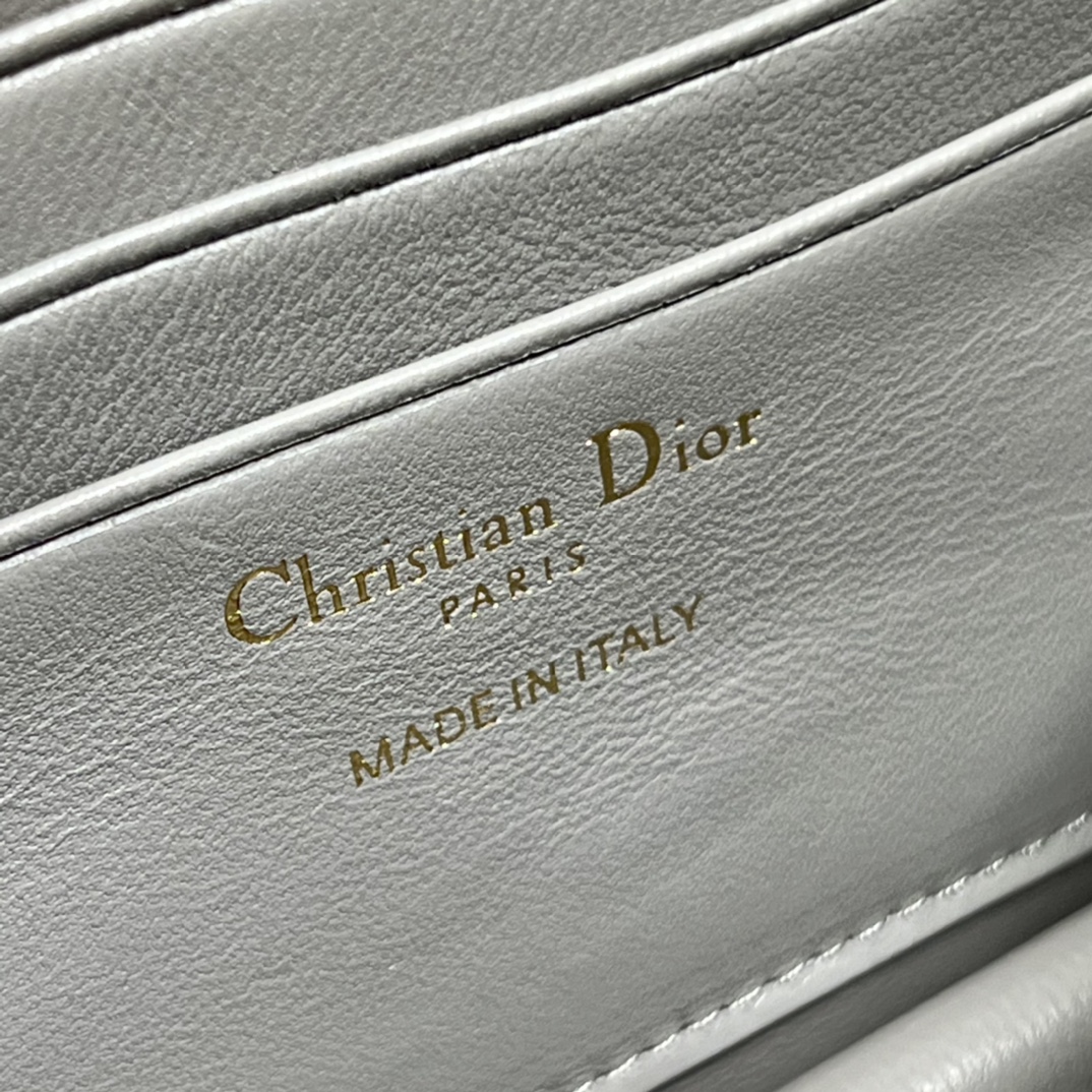 lady D*or bag-21 x 11.5 x 4.5cm