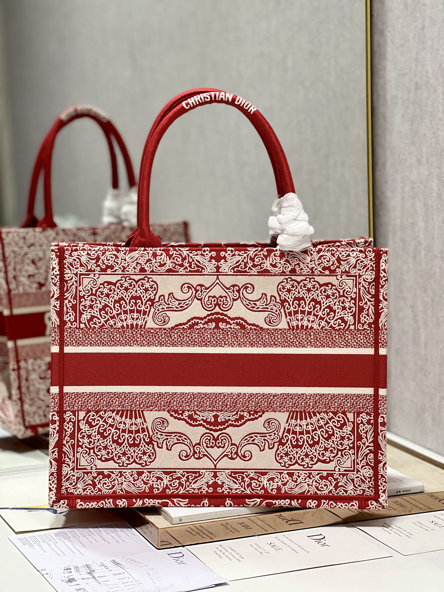 D*or book tote