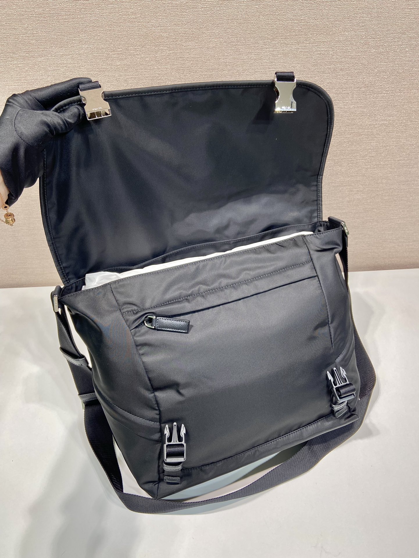 Pra*a 2vd052 mailman bag-30*27.5*14.5cm