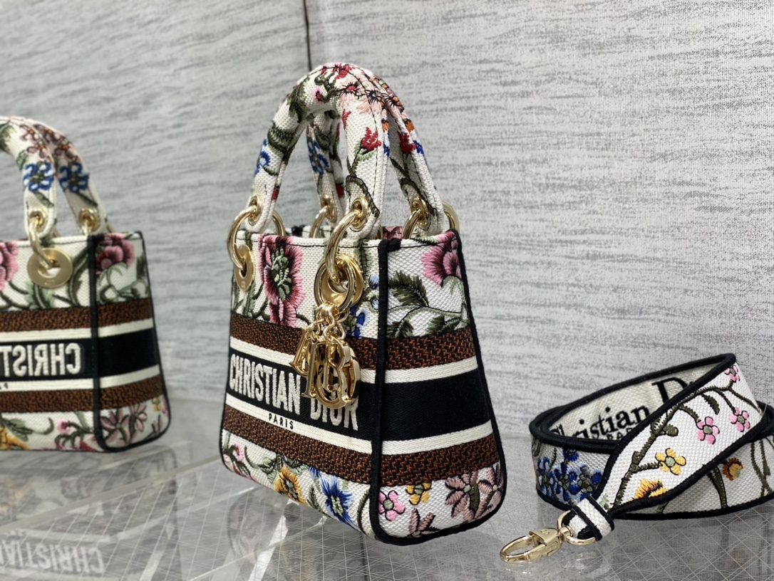 lady D*or-17*15*8cm