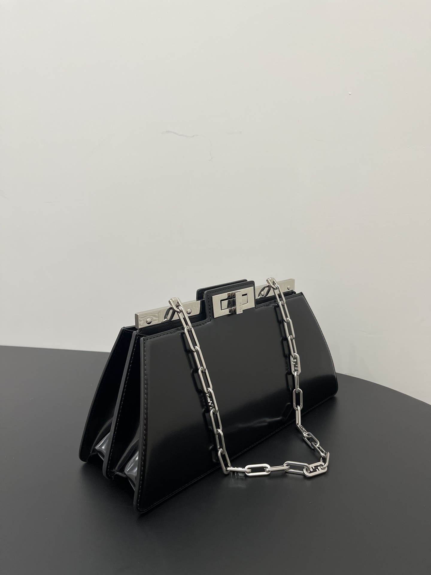 F**di peekaboo iseeu-34x18.50x11cm