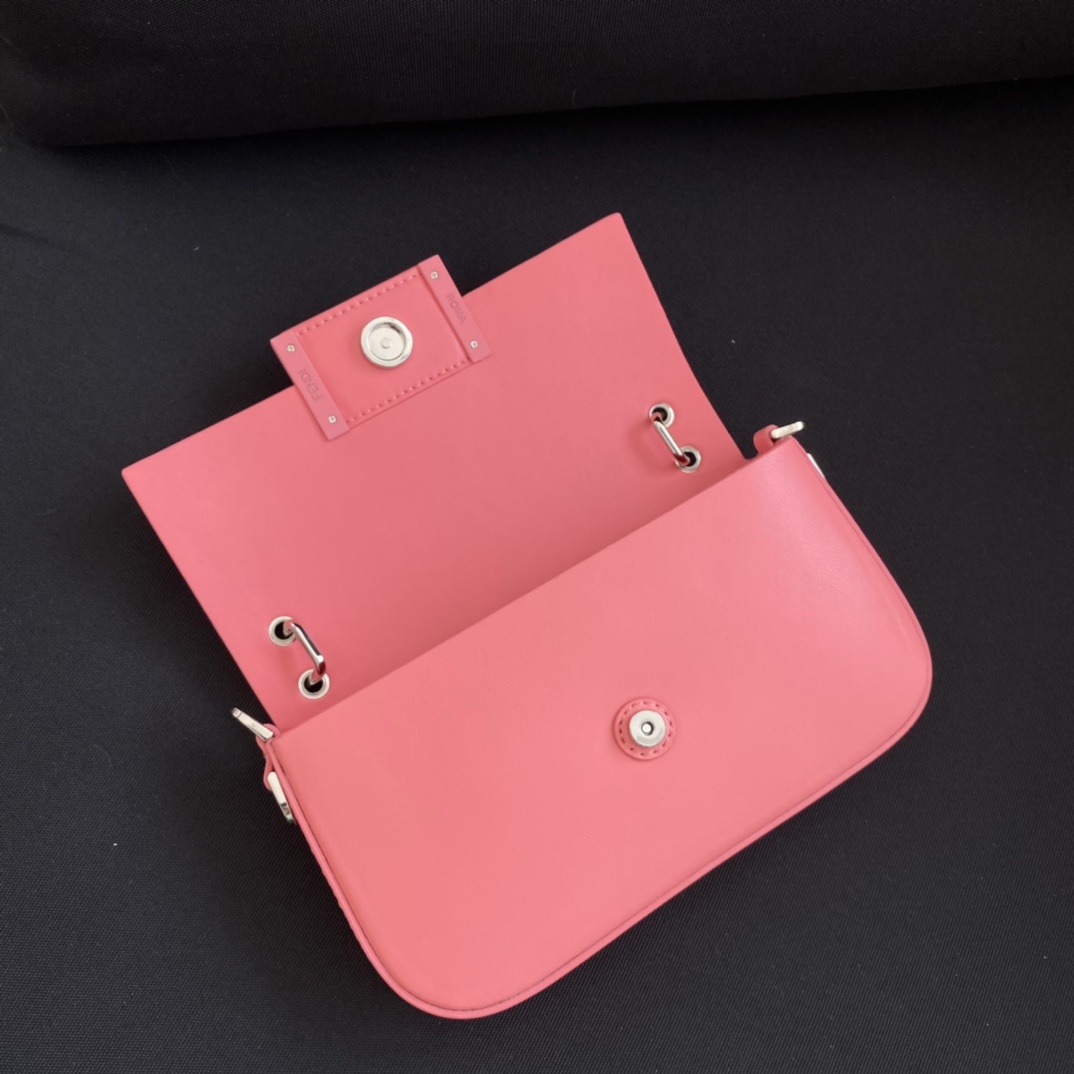 F**di baguette bag-19×14×4cm